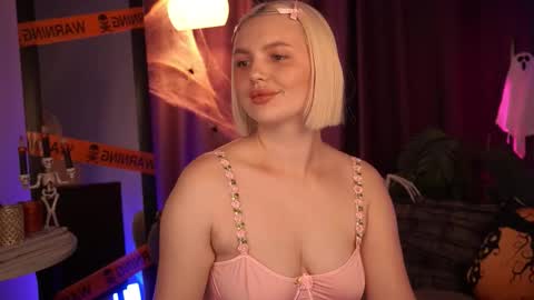  Amelia  online show from October 28, 2025, 5:44 am