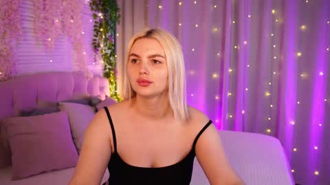  Amelia  online show from May 4, 2026, 3:57 am