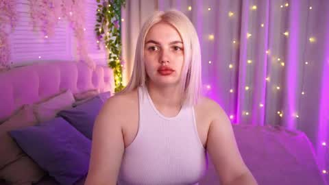  Amelia  online show from May 13, 2026, 2:42 am