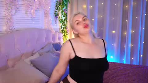 Snapshot of ameliawells chatting on June 20, 2026, 2:36 am Amelia online show from June 20, 2026, 2:36 am