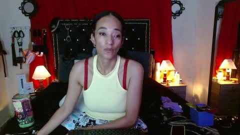 Snapshot of amelie__martinez chatting on October 5, 2025, 7:12 pm amelie__martinez online show from October 5, 2025, 7:12 pm
