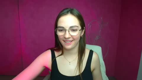 Amelie online show from December 4, 2024, 1:09 pm