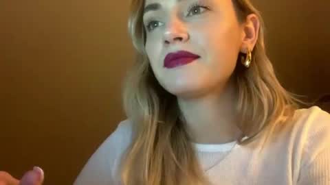 Snapshot of ameliehotsexy chatting on February 23, 2026, 5:21 pm Amelie online show from February 23, 2026, 5:21 pm