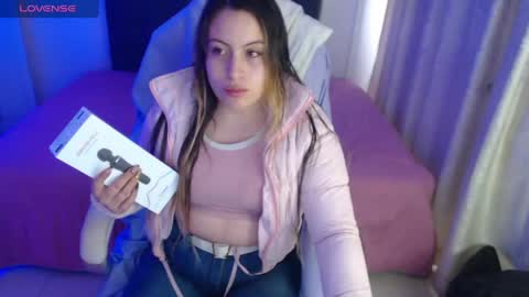 Amelie  online show from May 4, 2026, 3:52 pm