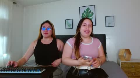 Amelie  online show from June 26, 2026, 2:43 pm