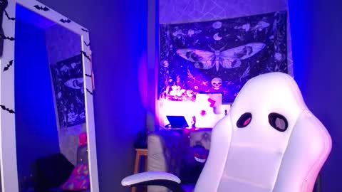 Snapshot of amelierouss chatting on March 19, 2026, 4:49 am AMELIEROUS .. see you tomorrow kisses online show from March 19, 2026, 4:49 am