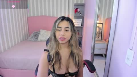 Snapshot of amelietarson chatting on September 8, 2025, 7:24 pm Victoria online show from September 8, 2025, 7:24 pm