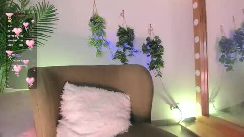 Snapshot of ameliie_brown chatting on March 8, 2026, 12:30 am Amelie online show from March 8, 2026, 12:30 am