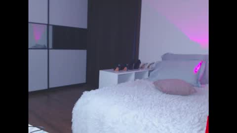 amelinamersi online show from October 23, 2025, 4:50 pm