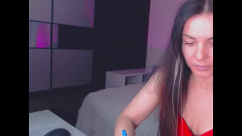 amelinamersi online show from November 3, 2025, 3:57 pm