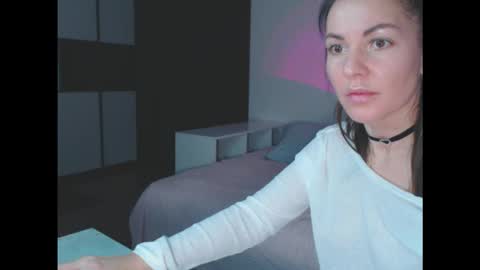 amelinamersi online show from November 30, 2025, 5:50 pm