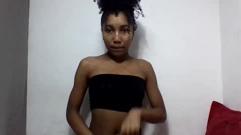 Snapshot of amelisy20005 chatting on April 7, 2026, 4:51 pm amelisy20005 online show from April 7, 2026, 4:51 pm