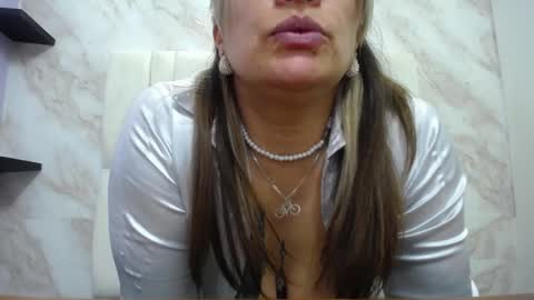 Snapshot of amell_thomson chatting on January 11, 2025, 5:18 pm Amell Thomson online show from January 11, 2025, 5:18 pm