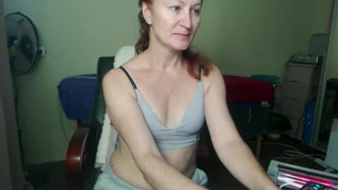 Snapshot of amelly777 chatting on November 9, 2025, 1:42 pm amelly777 online show from November 9, 2025, 1:42 pm