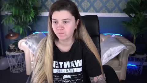 amellymillyy online show from March 22, 2026, 8:12 pm