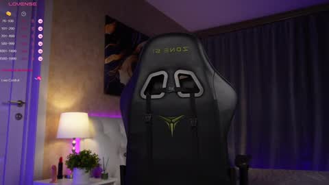 Amy  online show from January 24, 2025, 8:02 am