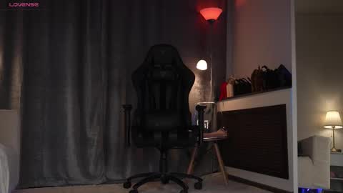 Amy  online show from October 9, 2025, 12:41 am