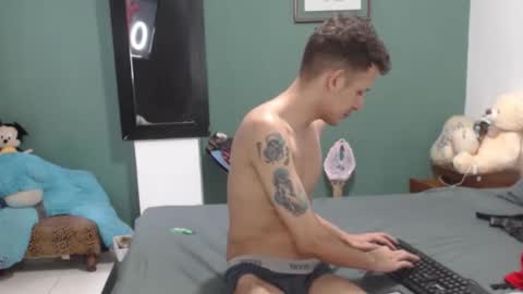 Snapshot of americanbig_dick chatting on October 4, 2025, 10:19 pm Lucian online show from October 4, 2025, 10:19 pm