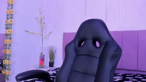 amethyst_01_ online show from January 14, 2025, 12:43 am