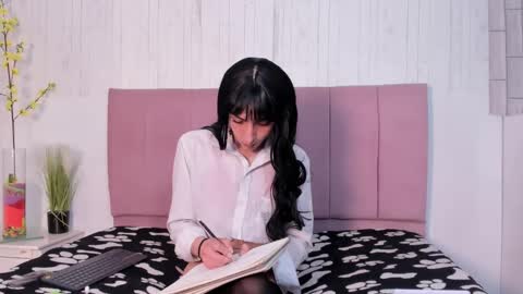 amethyst_01_ online show from January 14, 2025, 3:53 am