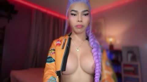 Snapshot of amethyst_ts chatting on February 25, 2026, 2:10 am AMETHYST look at my BIO online show from February 25, 2026, 2:10 am