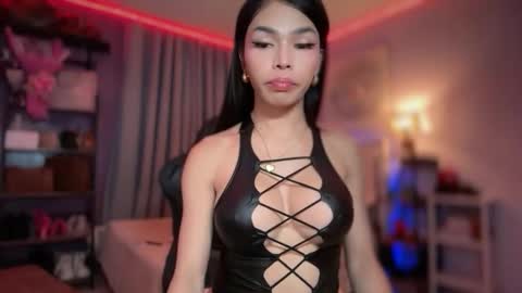 Snapshot of amethyst_ts chatting on May 31, 2026, 7:04 pm AMETHYST look at my BIO online show from May 31, 2026, 7:04 pm