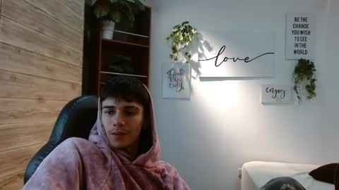 amethystshadow online show from April 26, 2026, 4:54 am