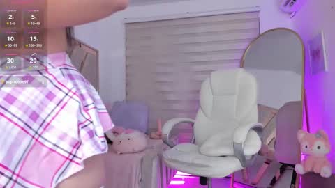 Snapshot of ami_sweet_19 chatting on September 10, 2025, 12:54 am Ami online show from September 10, 2025, 12:54 am