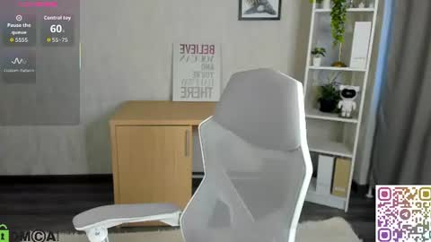 amilia_may online show from July 5, 2026, 4:19 am