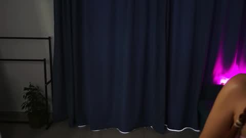 Snapshot of amilifox1 chatting on May 27, 2026, 7:16 am amilifox1 online show from May 27, 2026, 7:16 am