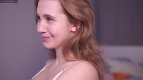 Snapshot of amillygil chatting on February 20, 2026, 10:43 pm Emily online show from February 20, 2026, 10:43 pm