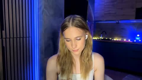 Amily online show from May 19, 2026, 4:35 pm