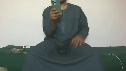 Snapshot of amir_elaraby chatting on October 1, 2025, 3:07 pm Amir online show from October 1, 2025, 3:07 pm