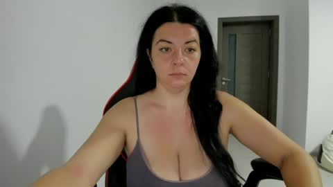 Amiraisa online show from July 21, 2026, 2:36 am