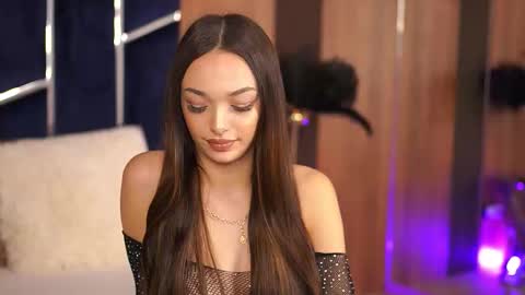 Amiraveyl online show from September 16, 2025, 9:38 pm