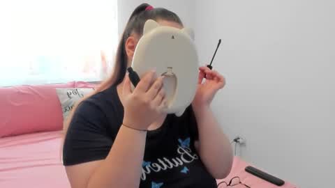 Amira Vyxen online show from June 17, 2026, 7:44 am