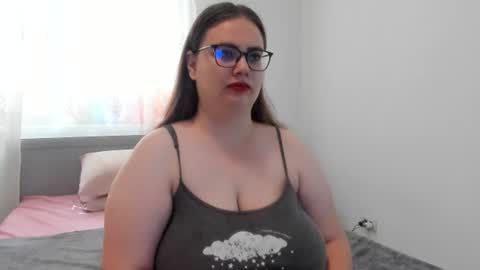 Amira Vyxen online show from June 25, 2026, 7:13 am