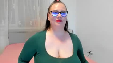 Amira Vyxen online show from July 31, 2026, 8:41 pm