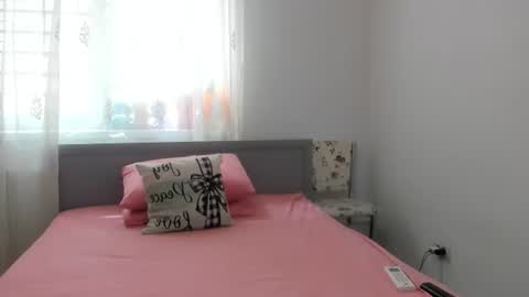 Amira Vyxen online show from August 5, 2026, 8:06 am