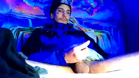 amiri_sweater online show from December 21, 2025, 9:11 pm