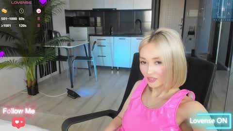 Snapshot of amiwong chatting on March 4, 2025, 5:53 am amiwong online show from March 4, 2025, 5:53 am
