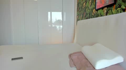 Snapshot of amj_b chatting on September 10, 2025, 9:53 am Amy online show from September 10, 2025, 9:53 am