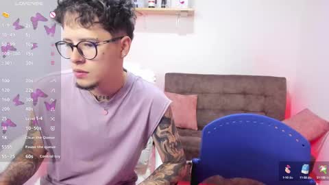 Snapshot of ammy_n_tyler chatting on December 5, 2024, 9:06 am ammy and thyler online show from December 5, 2024, 9:06 am