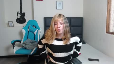 Snapshot of amnesiia_ chatting on October 15, 2025, 6:08 pm Amnesia online show from October 15, 2025, 6:08 pm