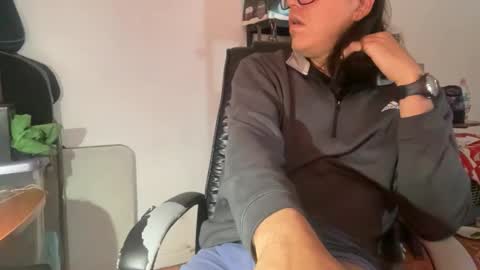 amo_s online show from October 16, 2025, 12:06 pm