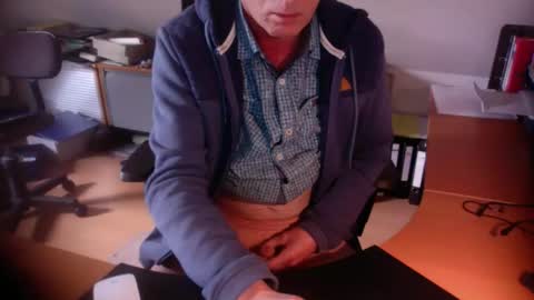 Snapshot of amor2200 chatting on October 13, 2025, 8:58 am Amor2200 online show from October 13, 2025, 8:58 am