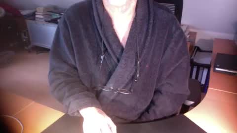 Amor2200 online show from December 4, 2025, 9:29 am