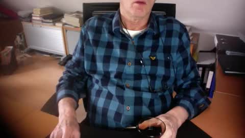 Snapshot of amor2200 chatting on February 12, 2026, 10:10 am Amor2200 online show from February 12, 2026, 10:10 am