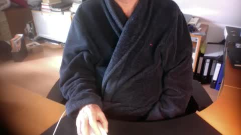 Snapshot of amor2200 chatting on March 3, 2026, 8:53 am Amor2200 online show from March 3, 2026, 8:53 am