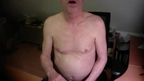 Snapshot of amor2200 chatting on March 10, 2026, 11:10 pm Amor2200 online show from March 10, 2026, 11:10 pm